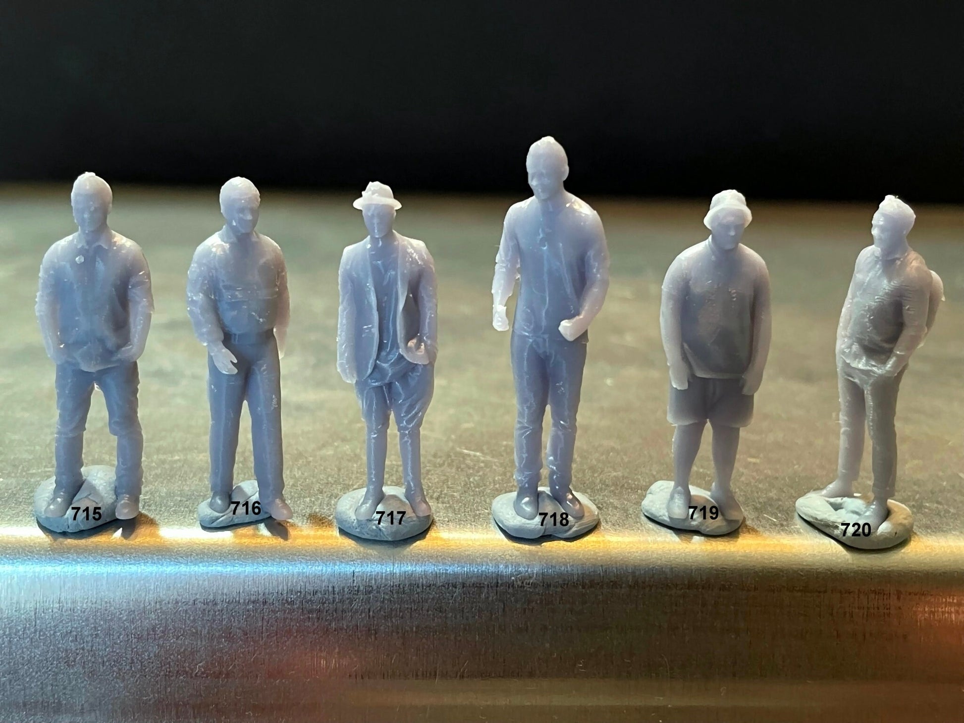 1:64 Miniature Human Figures - Resin / unpainted - great for Dioramas / Hot Wheels - Made in the USA GROUP 181 - Miniature Figures