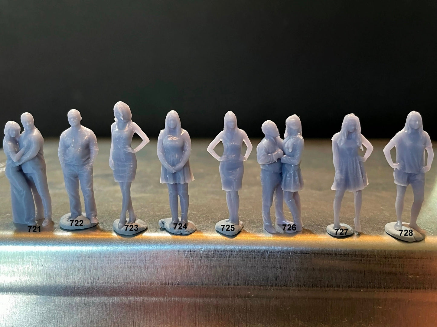 1:64 Miniature Human Figures - Resin / unpainted - great for Dioramas / Hot Wheels - Made in the USA GROUP 182 - Miniature Figures