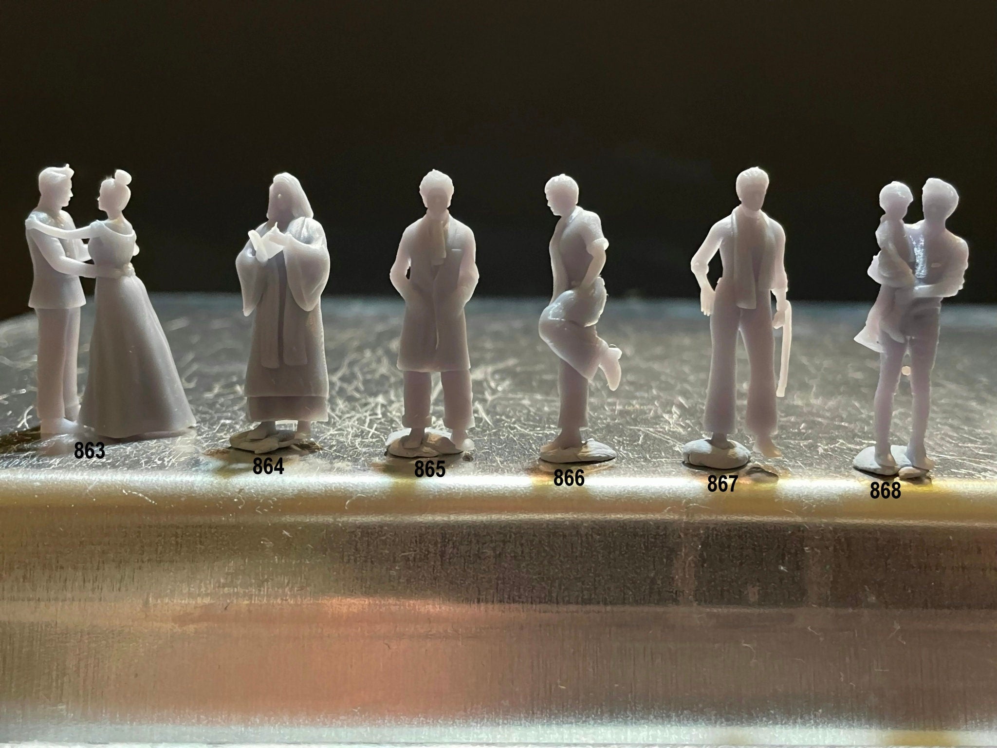 S SCALE EVERYDAY FIGURES (C) 1/64 RESIN 100'S TO CHOOSE FROM
