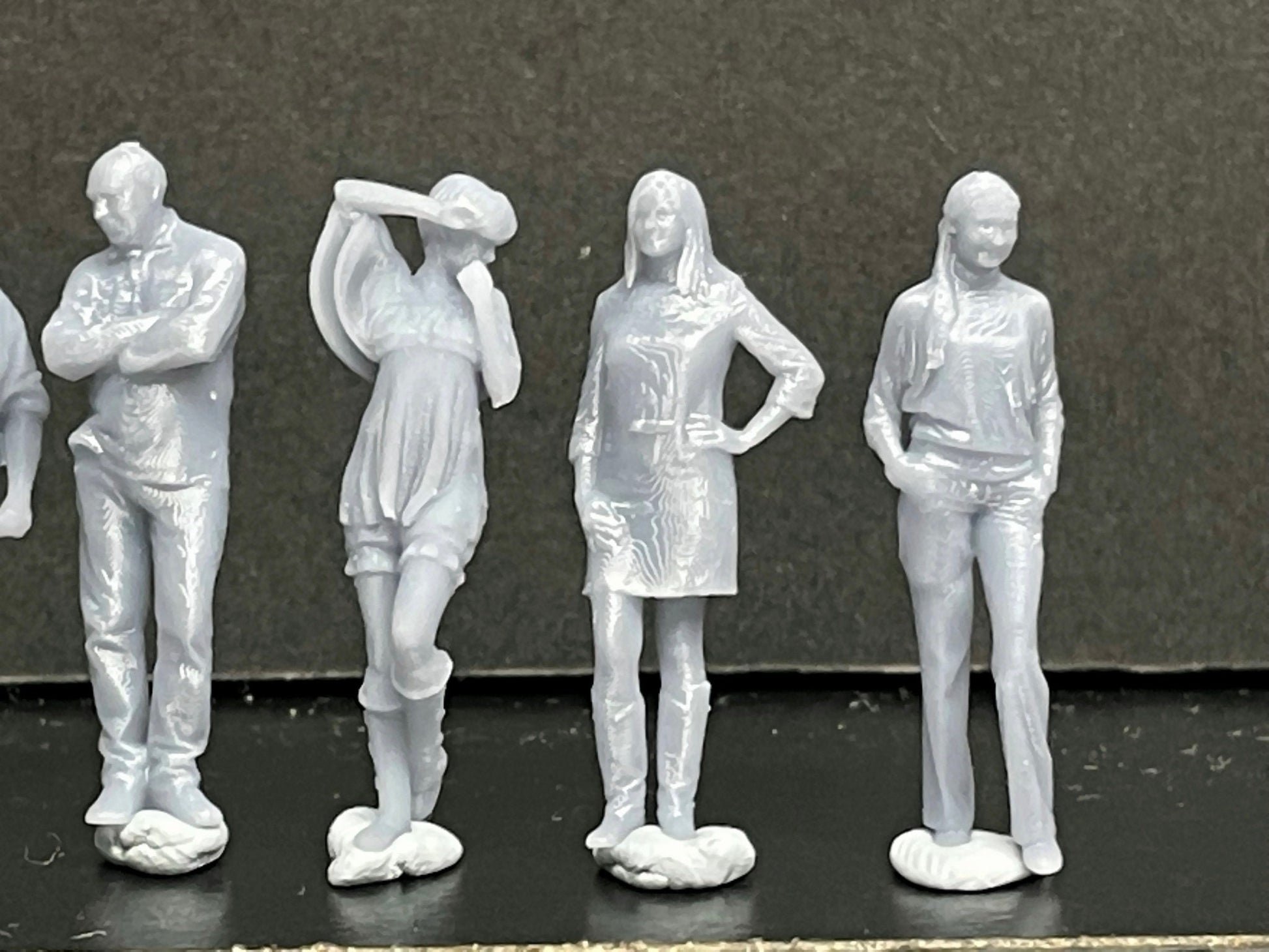 1:64 Miniature Human Figures - Resin / unpainted - great for Dioramas / Hot Wheels - Made in the USA GROUP 198 - Miniature Figures