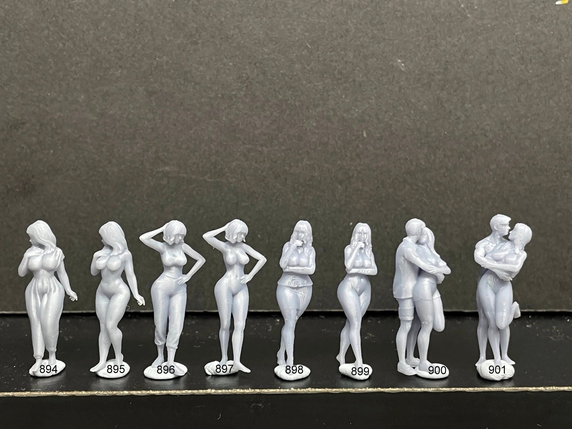 1:64 Miniature Human Figures - Resin / unpainted - great for Dioramas / Hot Wheels - Made in the USA GROUP 200 - Miniature Figures