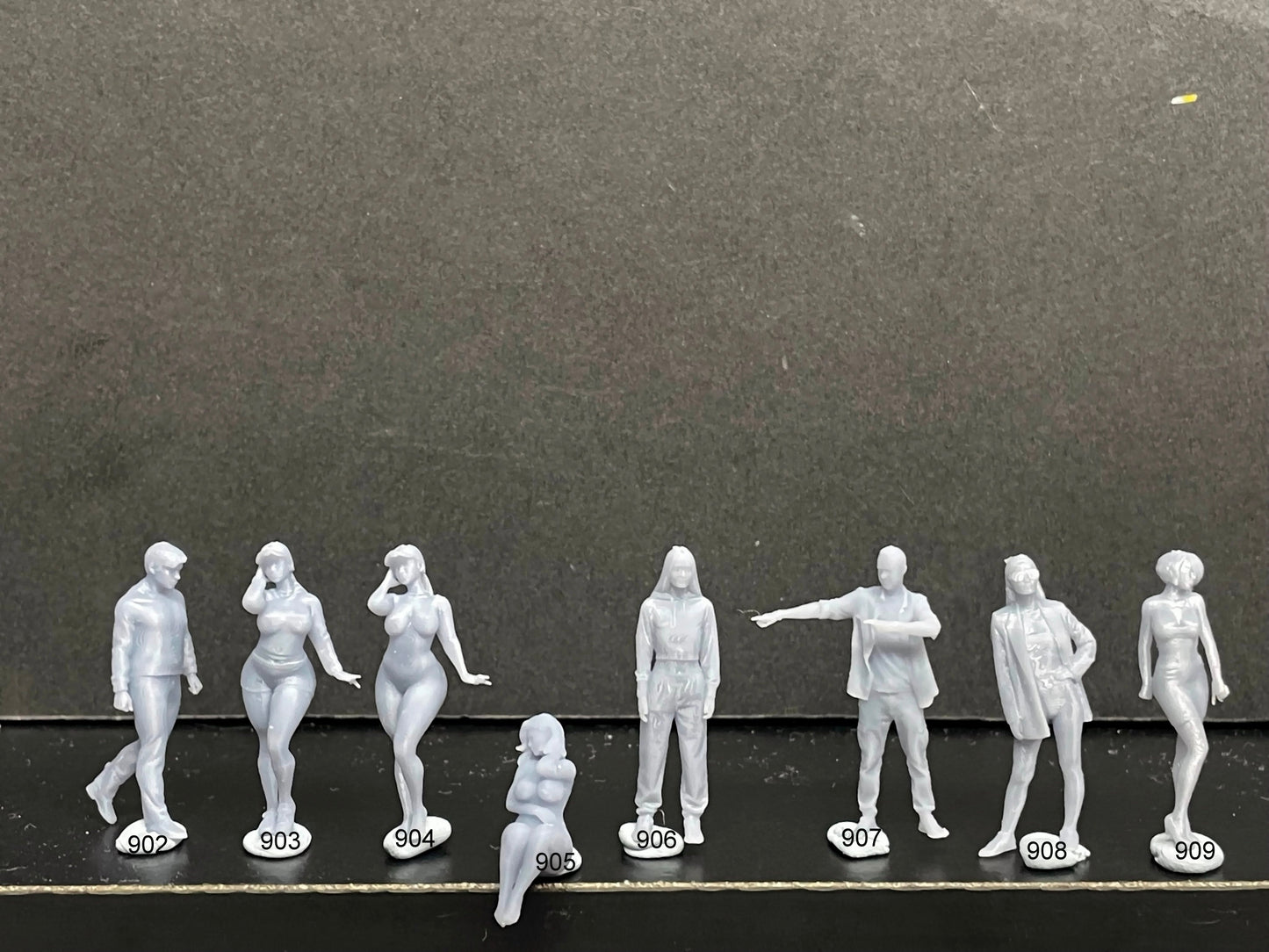 1:64 Miniature Human Figures - Resin / unpainted - great for Dioramas / Hot Wheels - Made in the USA GROUP 201 - Miniature Figures