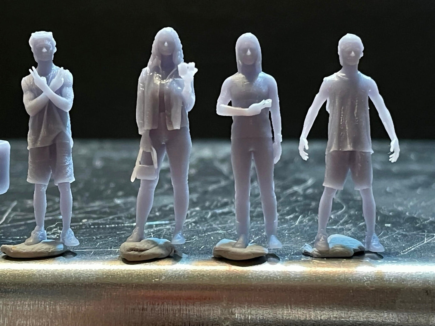 1:64 Miniature Human Figures - Resin / unpainted - great for Dioramas / Hot Wheels - Made in the USA GROUP 202 - Miniature Figures