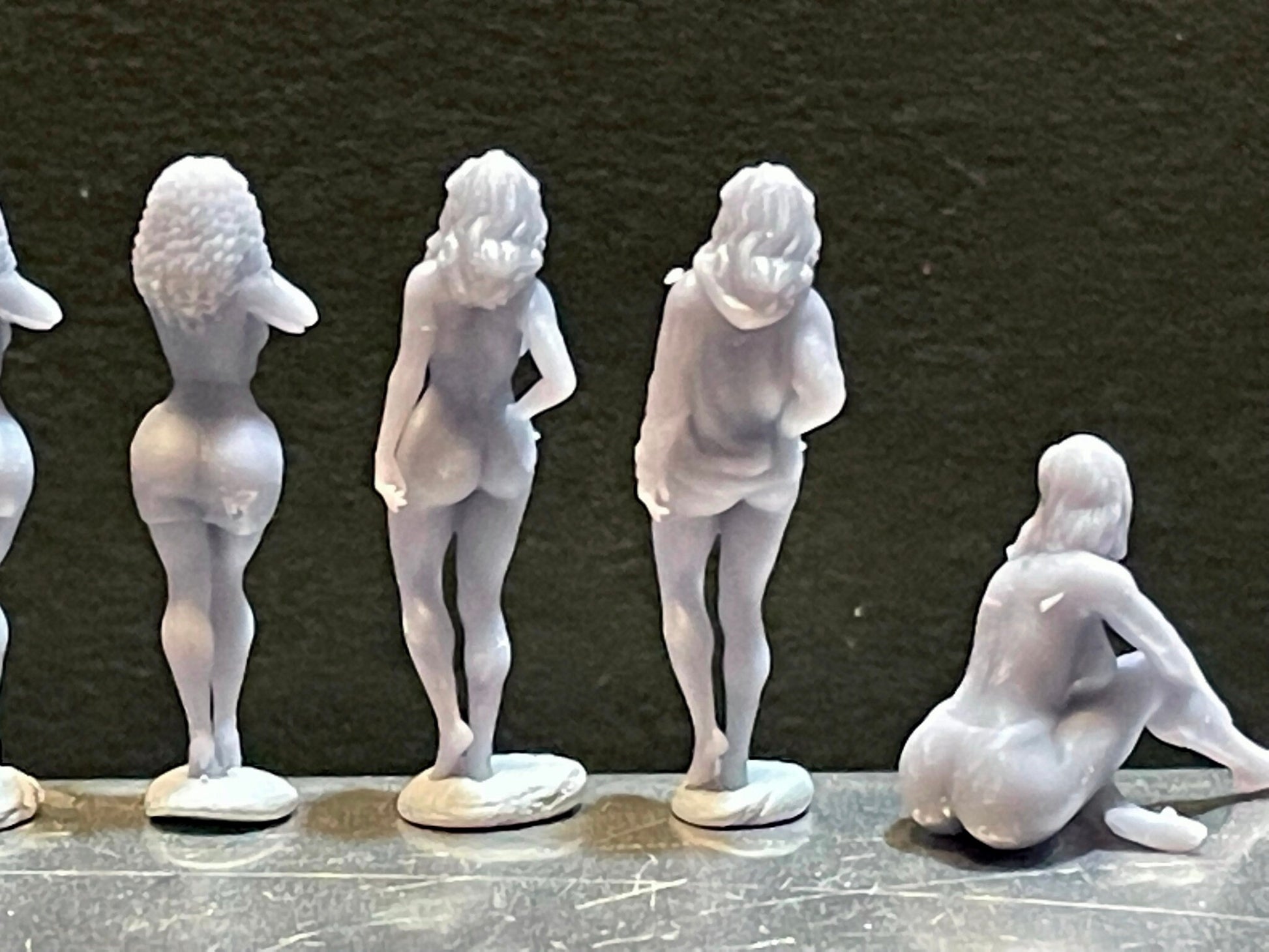 1:64 Miniature Human Figures - Resin / unpainted - great for Dioramas / Hot Wheels - Made in the USA GROUP 206 - Miniature Figures