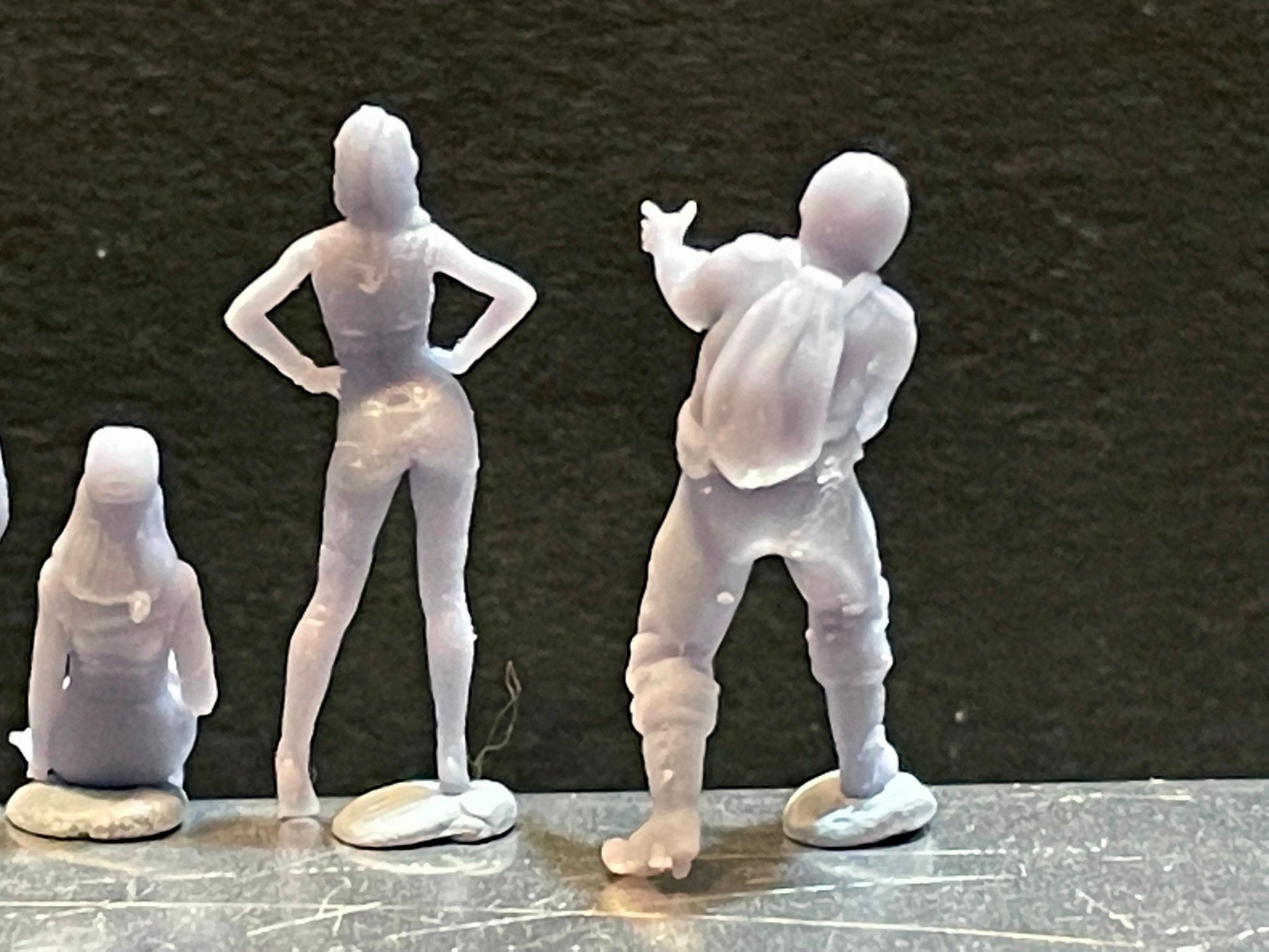 1:64 Miniature Human Figures - Resin / unpainted - great for Dioramas / Hot Wheels - Made in the USA GROUP 207 - Miniature Figures