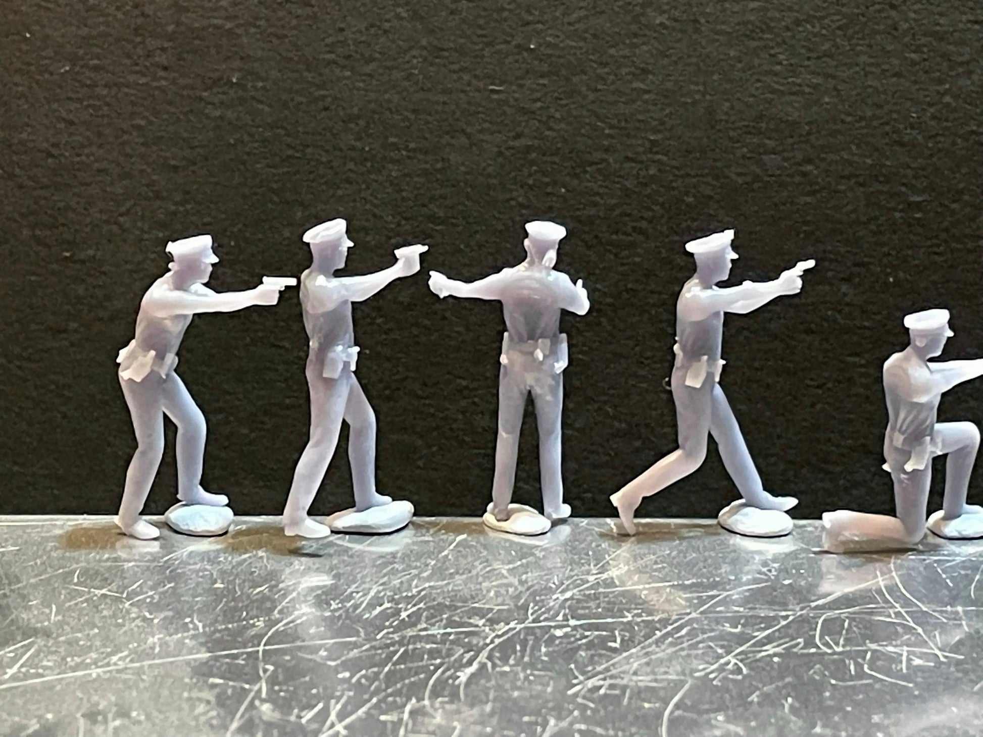 1:64 Miniature Human Figures - Resin / unpainted - great for Dioramas / Hot Wheels - Made in the USA GROUP 209 - Miniature Figures