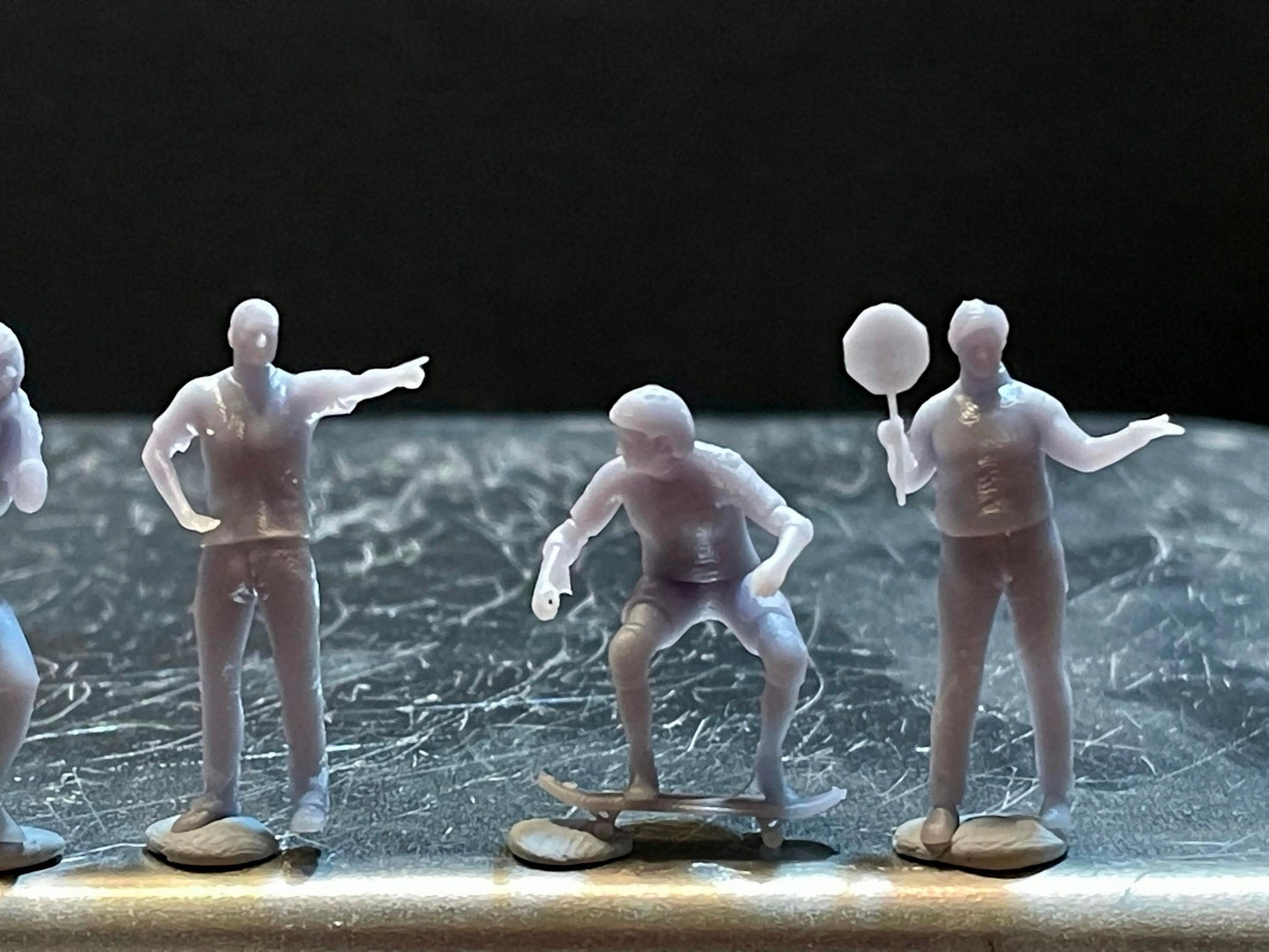 1:64 Miniature Human Figures - Resin / unpainted - great for Dioramas / Hot Wheels - Made in the USA GROUP 219 - Miniature Figures