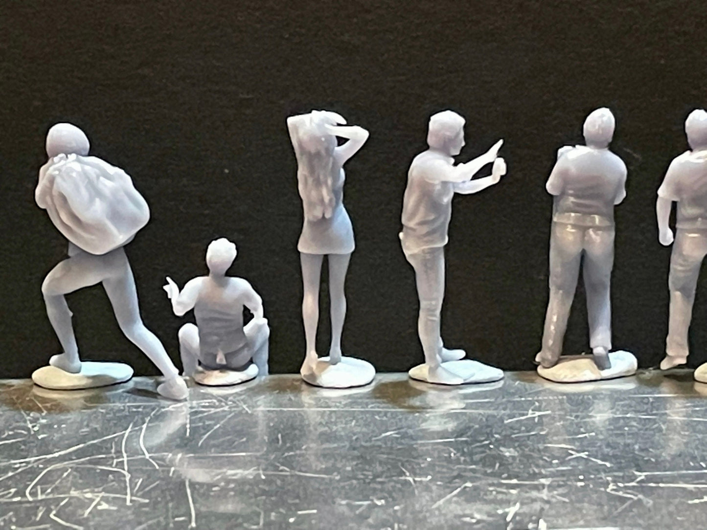 1:64 Miniature Human Figures - Resin / unpainted - great for Dioramas / Hot Wheels - Made in the USA GROUP 219 - Miniature Figures