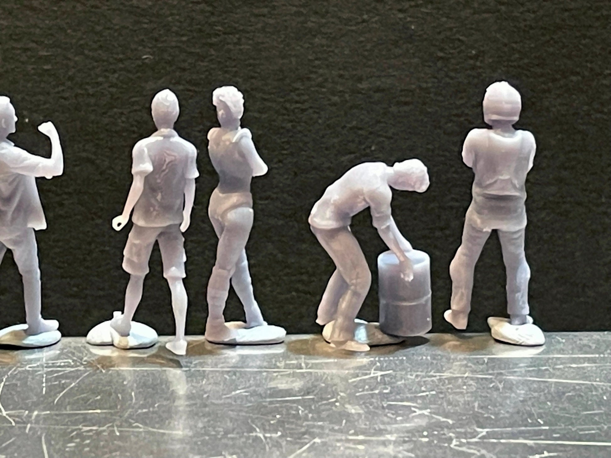 1:64 Miniature Human Figures - Resin / unpainted - great for Dioramas / Hot Wheels - Made in the USA GROUP 221 - Miniature Figures