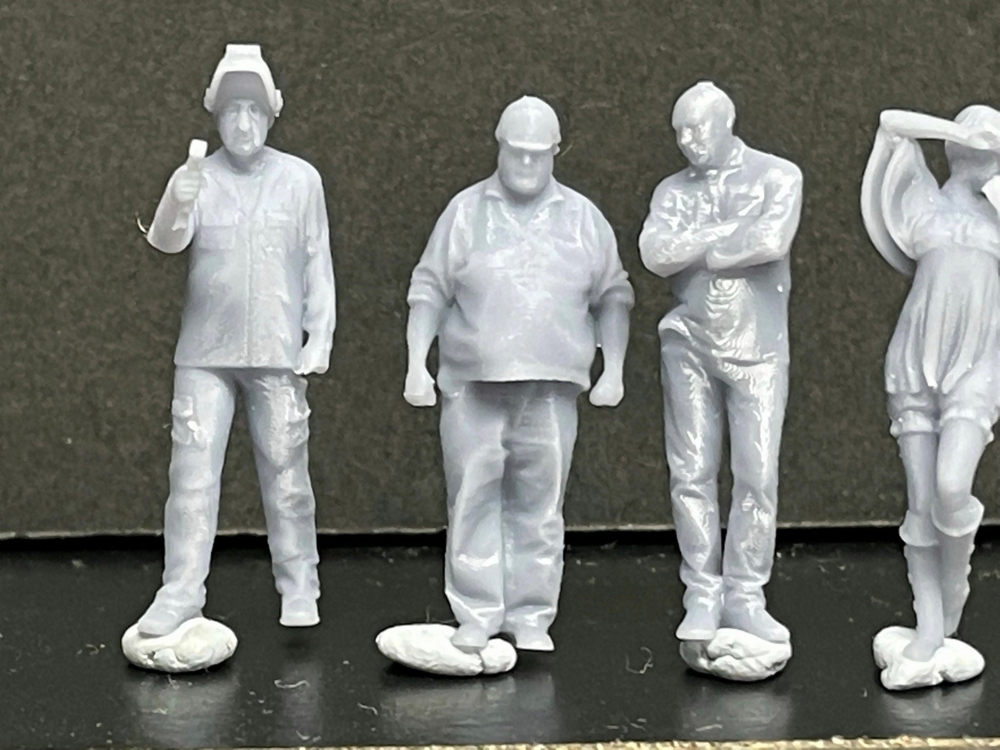 1:64 Miniature Human Figures - Resin / unpainted - great for Dioramas / Hot Wheels - Made in the USA GROUP 198 - Miniature Figures