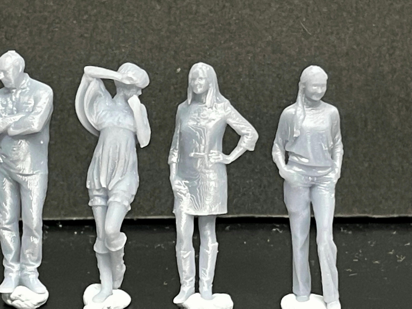 1:64 Miniature Human Figures - Resin / unpainted - great for Dioramas / Hot Wheels - Made in the USA GROUP 198 - Miniature Figures