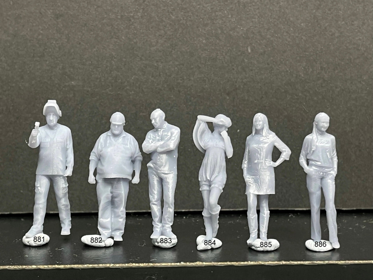 1:64 Miniature Human Figures - Resin / unpainted - great for Dioramas / Hot Wheels - Made in the USA GROUP 198 - Miniature Figures