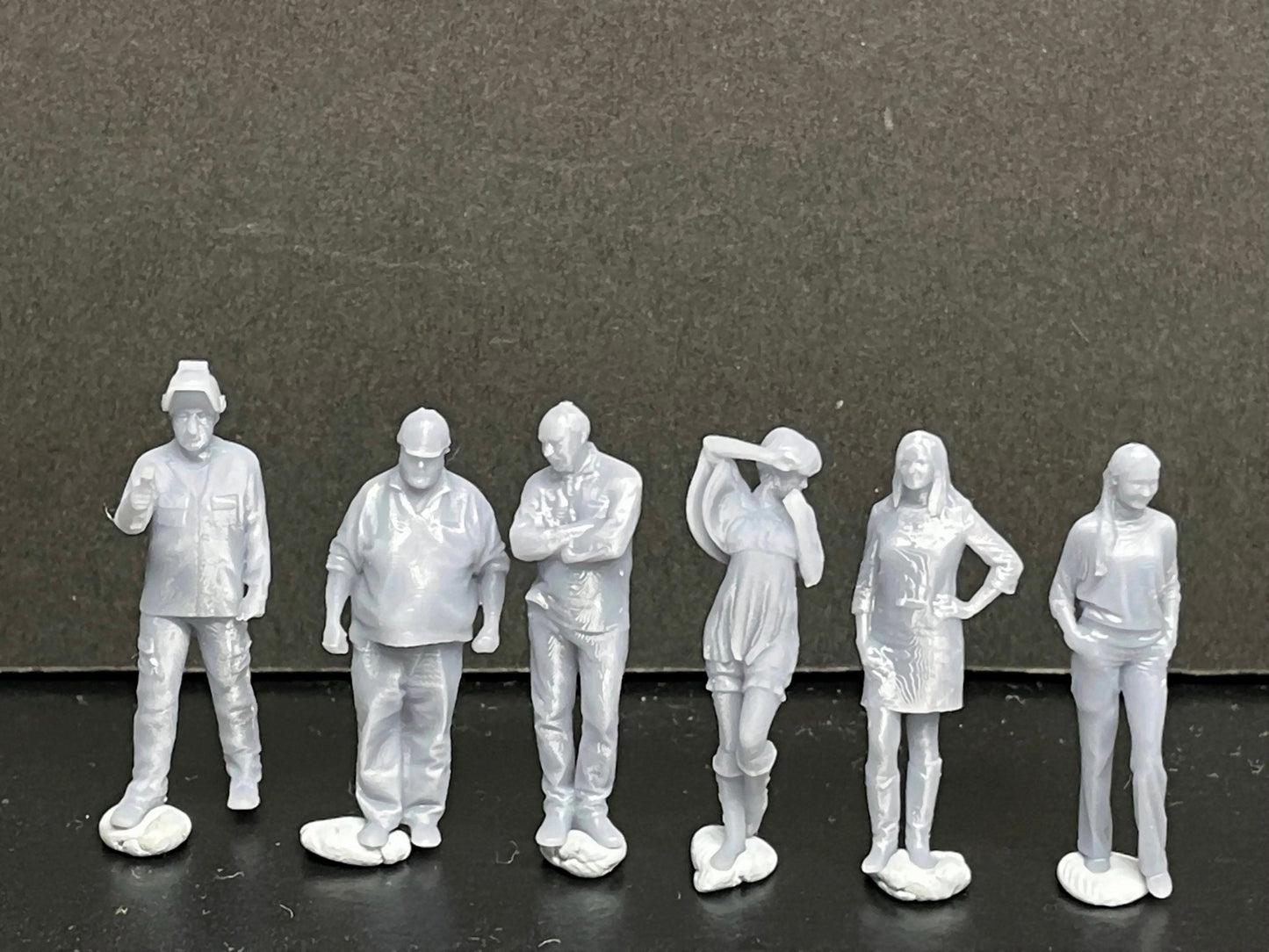 1:64 Miniature Human Figures - Resin / unpainted - great for Dioramas / Hot Wheels - Made in the USA GROUP 198 - Miniature Figures