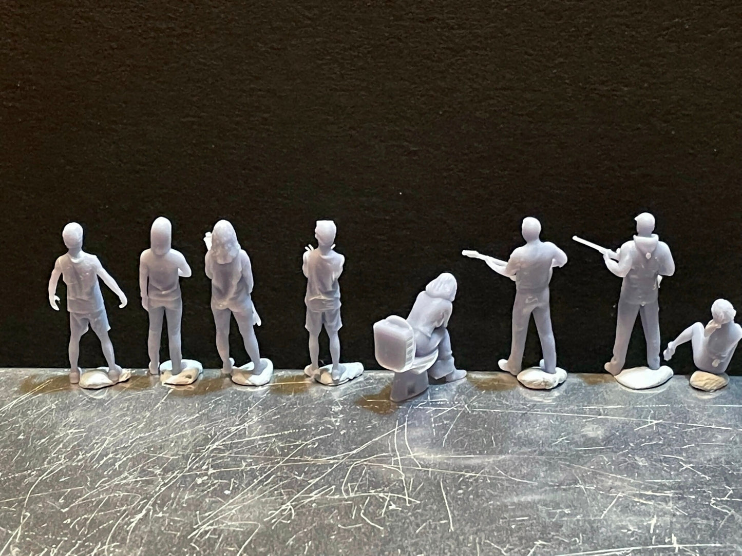 1:64 Miniature Human Figures - Resin / unpainted - great for Dioramas / Hot Wheels - Made in the USA GROUP 202 - Miniature Figures