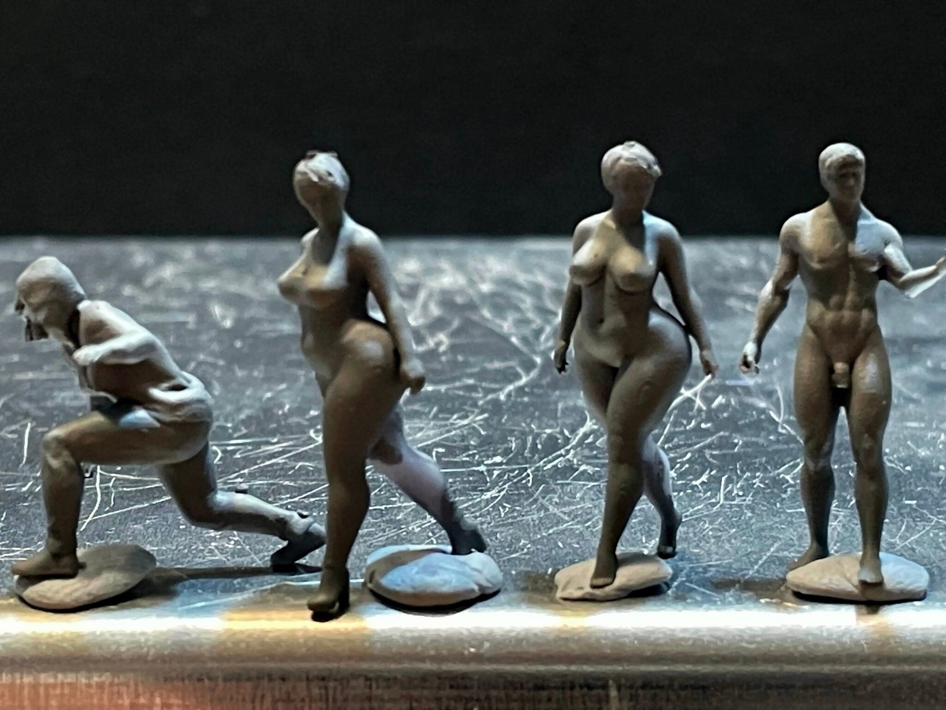 1:64 Miniature Human Figures - Resin / unpainted - great for Dioramas / Hot Wheels - Made in the USA GROUP 205 - Miniature Figures
