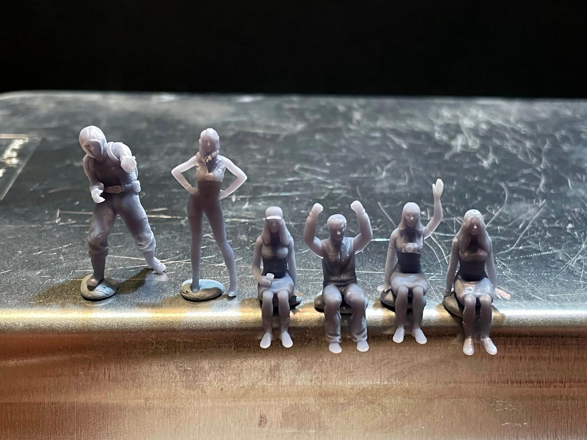 1:64 Miniature Human Figures - Resin / unpainted - great for Dioramas / Hot Wheels - Made in the USA GROUP 207 - Miniature Figures