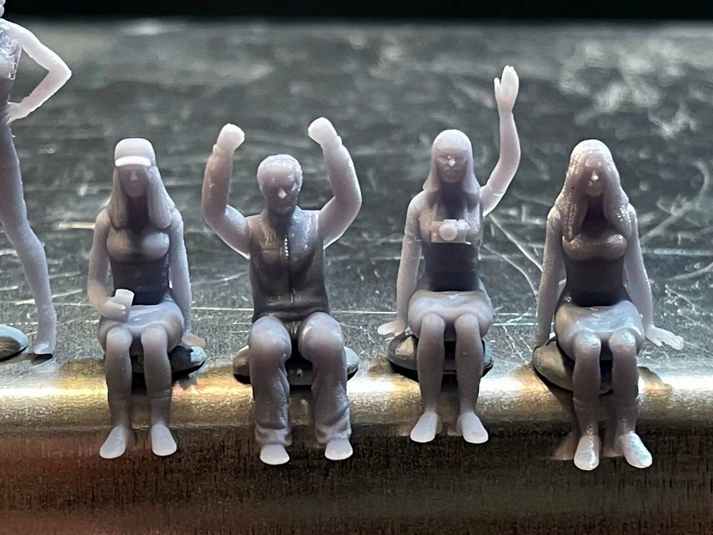 1:64 Miniature Human Figures - Resin / unpainted - great for Dioramas / Hot Wheels - Made in the USA GROUP 207 - Miniature Figures