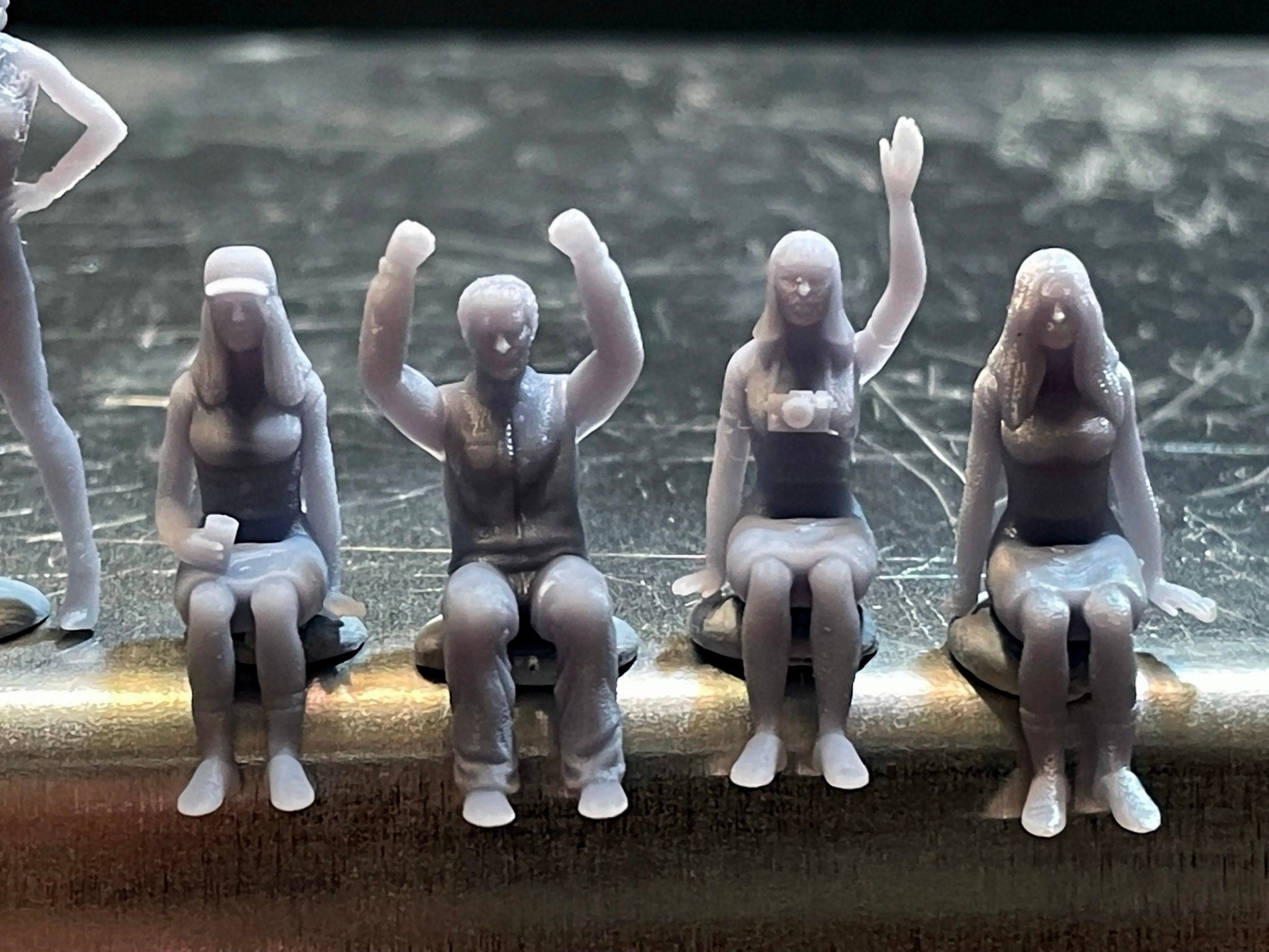 1:64 Miniature Human Figures - Resin / unpainted - great for Dioramas / Hot Wheels - Made in the USA GROUP 207 - Miniature Figures