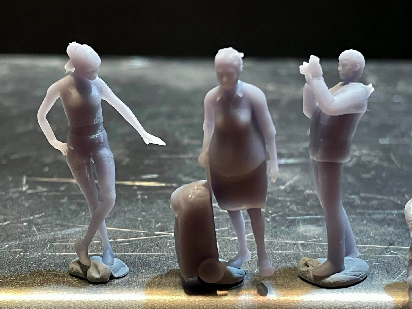 1:64 Miniature Human Figures - Resin / unpainted - great for Dioramas / Hot Wheels - Made in the USA GROUP 208 - Miniature Figures