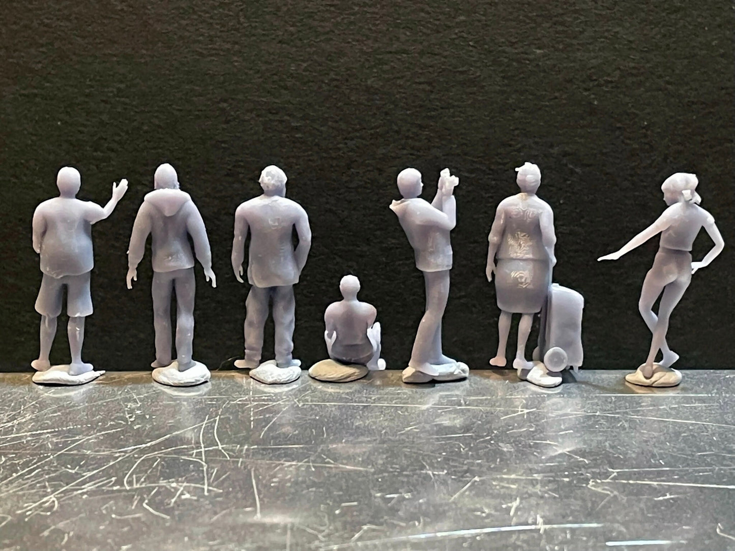 1:64 Miniature Human Figures - Resin / unpainted - great for Dioramas / Hot Wheels - Made in the USA GROUP 208 - Miniature Figures