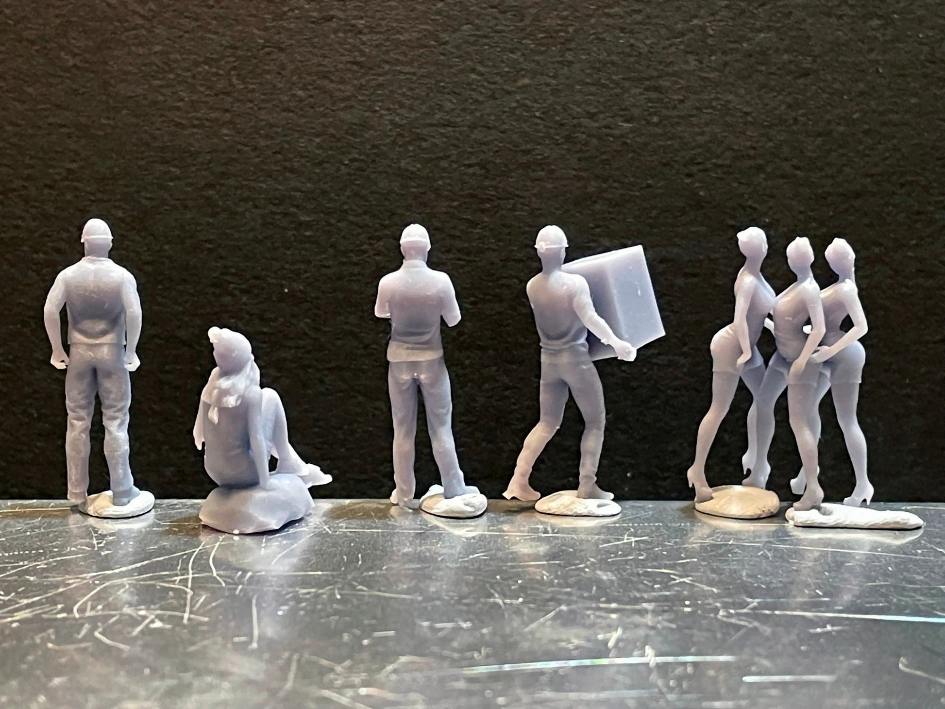 1:64 Miniature Human Figures - Resin / unpainted - great for Dioramas / Hot Wheels - Made in the USA GROUP 214 - Miniature Figures