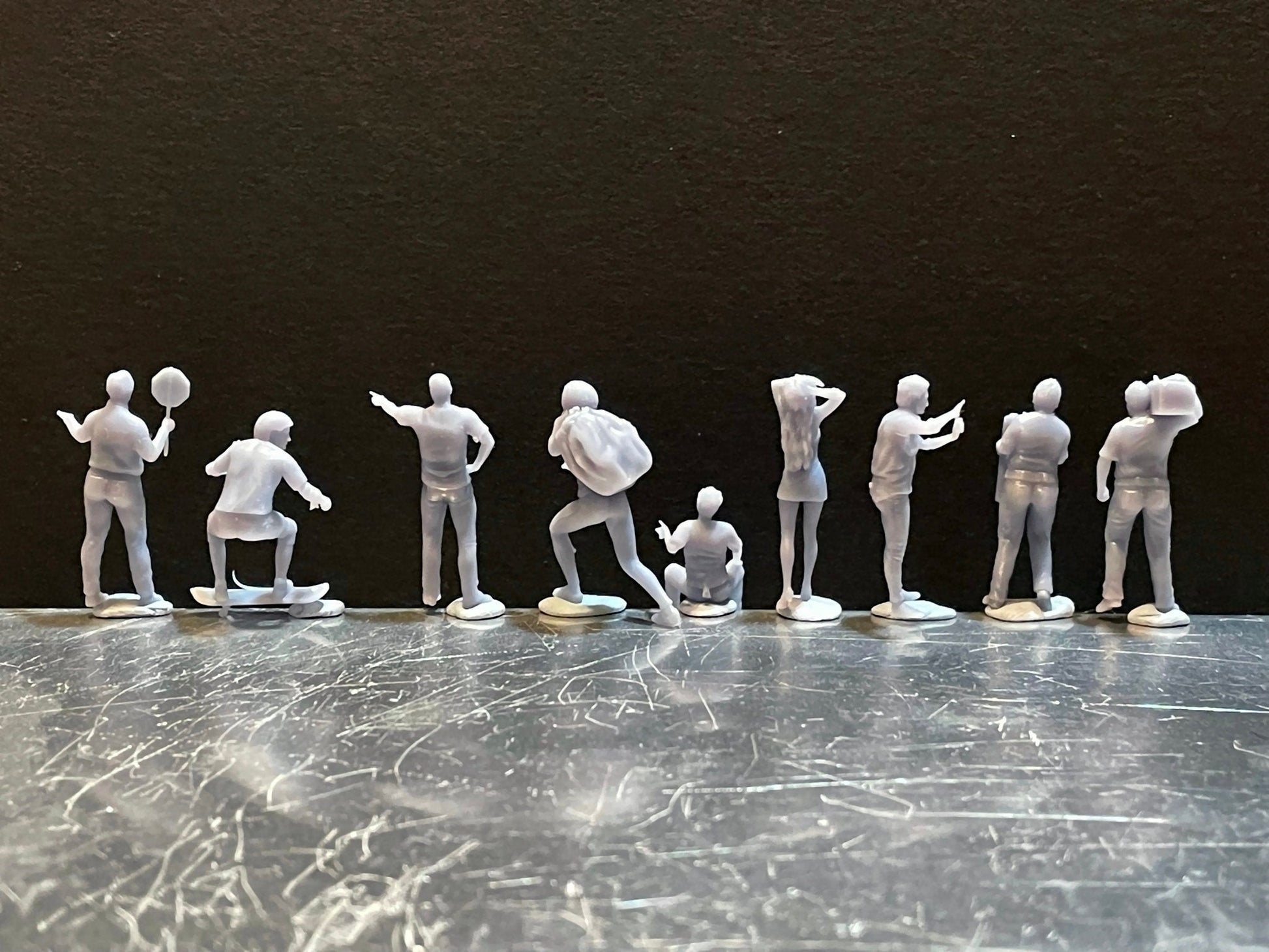 1:64 Miniature Human Figures - Resin / unpainted - great for Dioramas / Hot Wheels - Made in the USA GROUP 219 - Miniature Figures