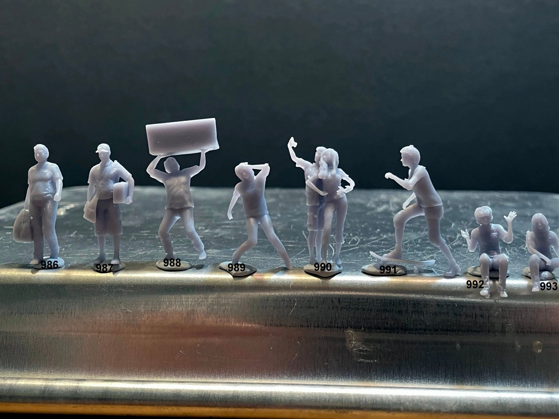 1:64 Miniature Human Figures - Resin / unpainted - great for Dioramas / Hot Wheels - Made in the USA GROUP 220 - Miniature Figures