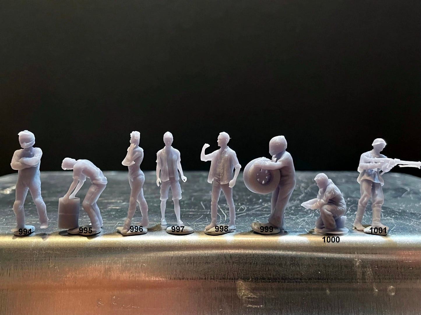 1:64 Miniature Human Figures - Resin / unpainted - great for Dioramas / Hot Wheels - Made in the USA GROUP 221 - Miniature Figures