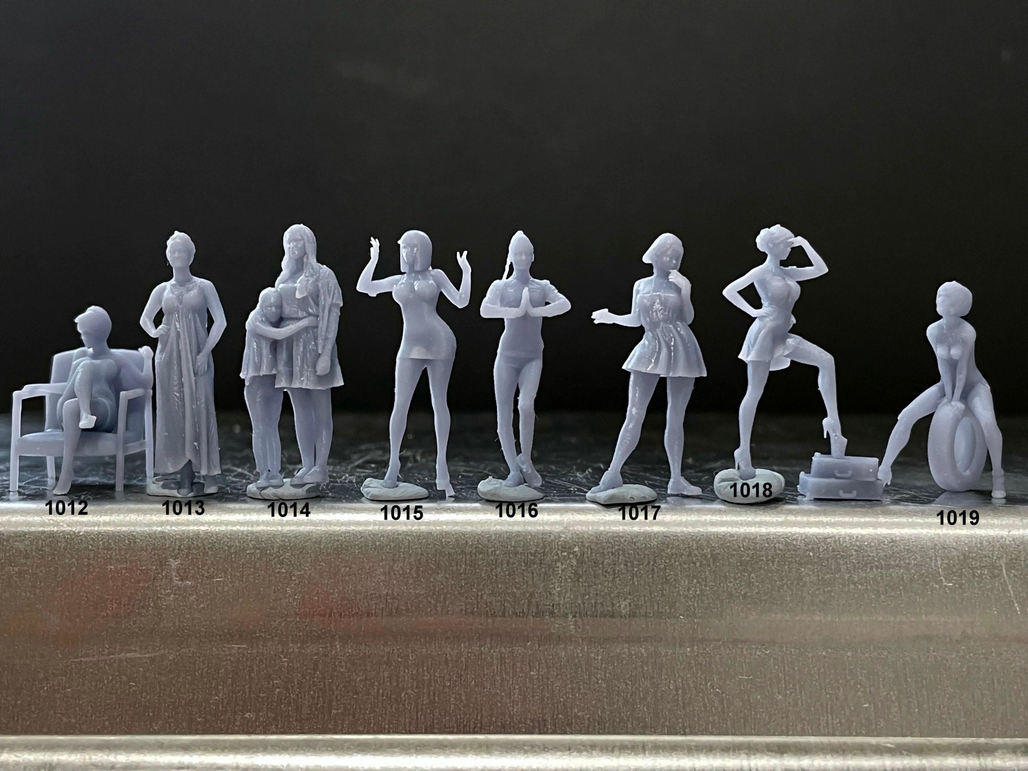 Single Mini Human 1:64 Miniature Human Figures - Resin / unpainted - great for Dioramas ...