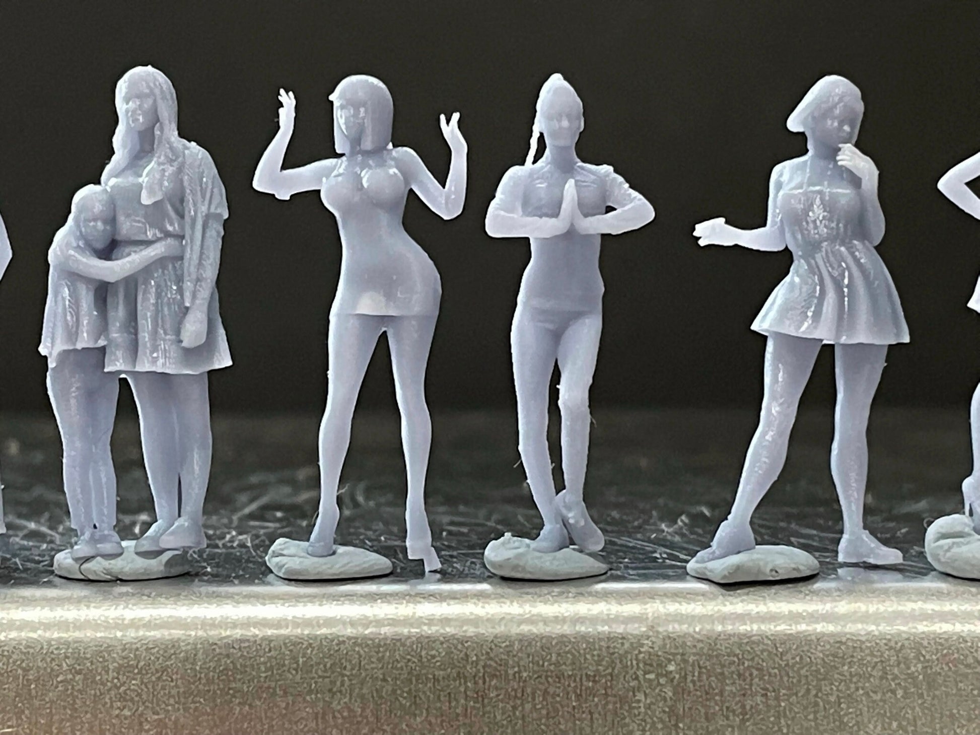 1:64 Miniature Human Figures - Resin / unpainted - great for Dioramas / Hot Wheels - Made in the USA GROUP 218 - Miniature Figures