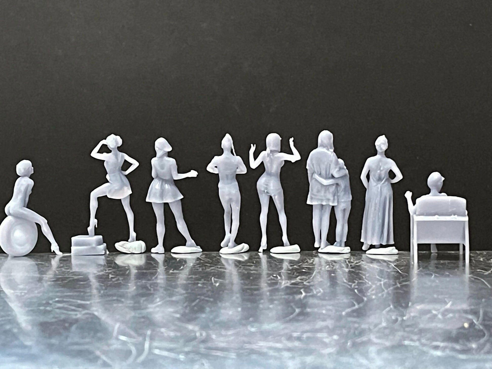 1:64 Miniature Human Figures - Resin / unpainted - great for Dioramas / Hot Wheels - Made in the USA GROUP 218 - Miniature Figures