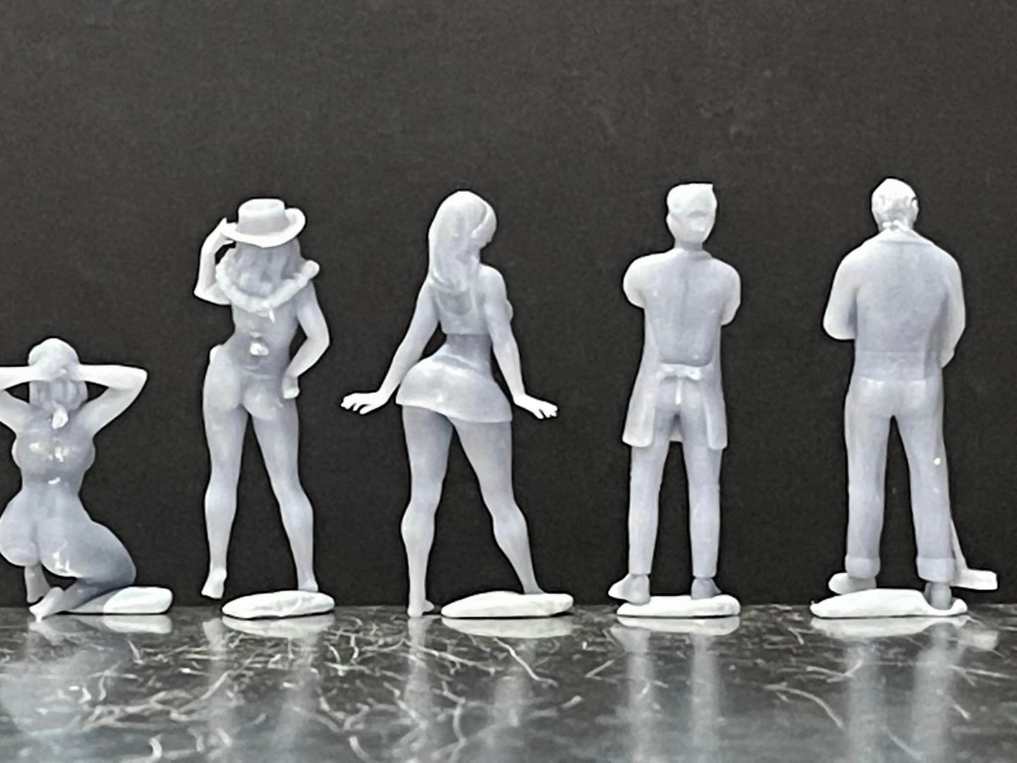 1:64 Miniature Human Figures - Resin / unpainted - great for Dioramas / Hot Wheels - Made in the USA GROUP 227 - Miniature Figures