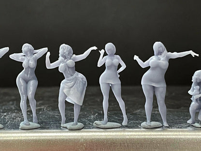 1:64 Miniature Human Figures - Resin / unpainted - great for Dioramas / Hot Wheels - Made in the USA GROUP 228 - Miniature Figures