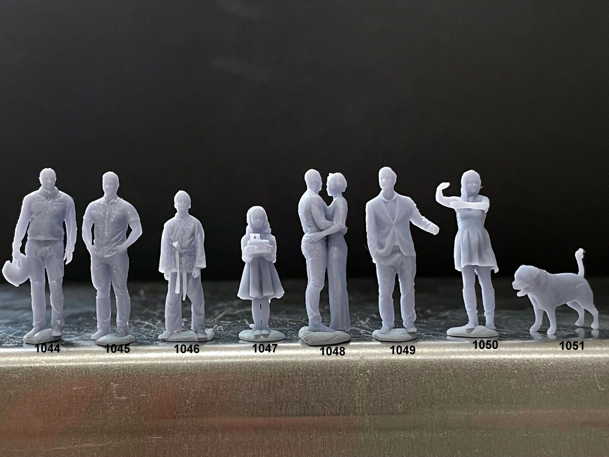 1:64 Miniature Human Figures - Resin / unpainted - great for Dioramas / Hot Wheels - Made in the USA GROUP 229 - Miniature Figures