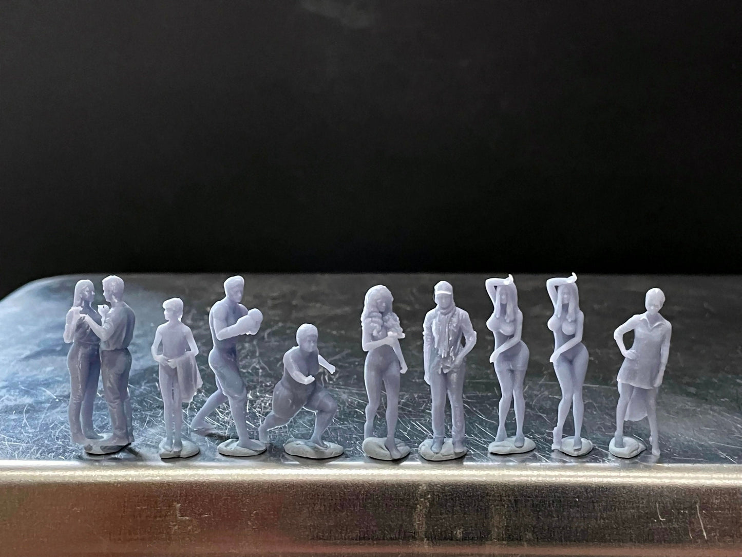 1:64 Miniature Human Figures - Resin / unpainted - great for Dioramas / Hot Wheels - Made in the USA GROUP 231 - Miniature Figures