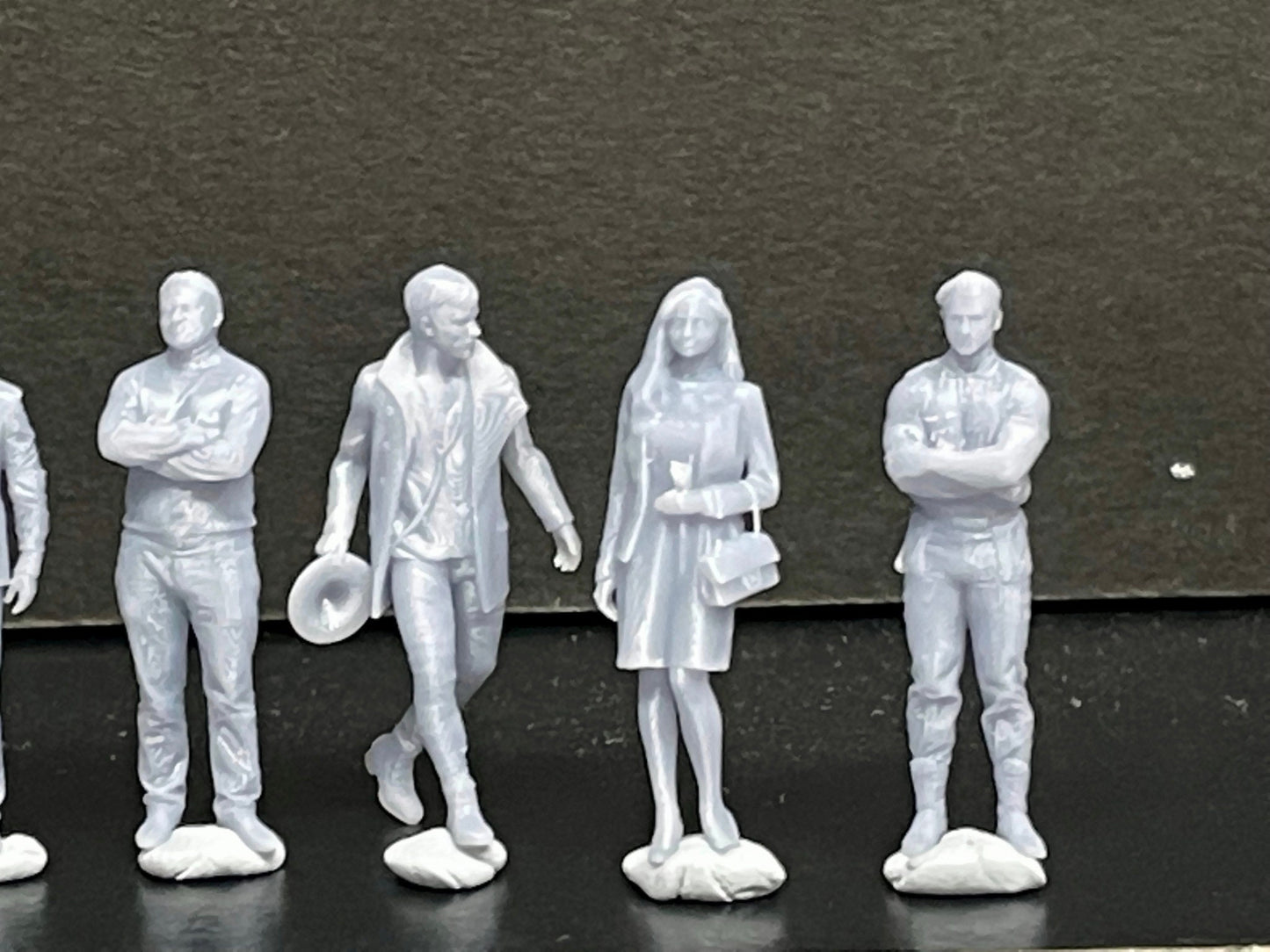 1:64 Miniature Human Figures - Resin / unpainted - great for Dioramas / Hot Wheels - Made in the USA GROUP 235 - Miniature Figures