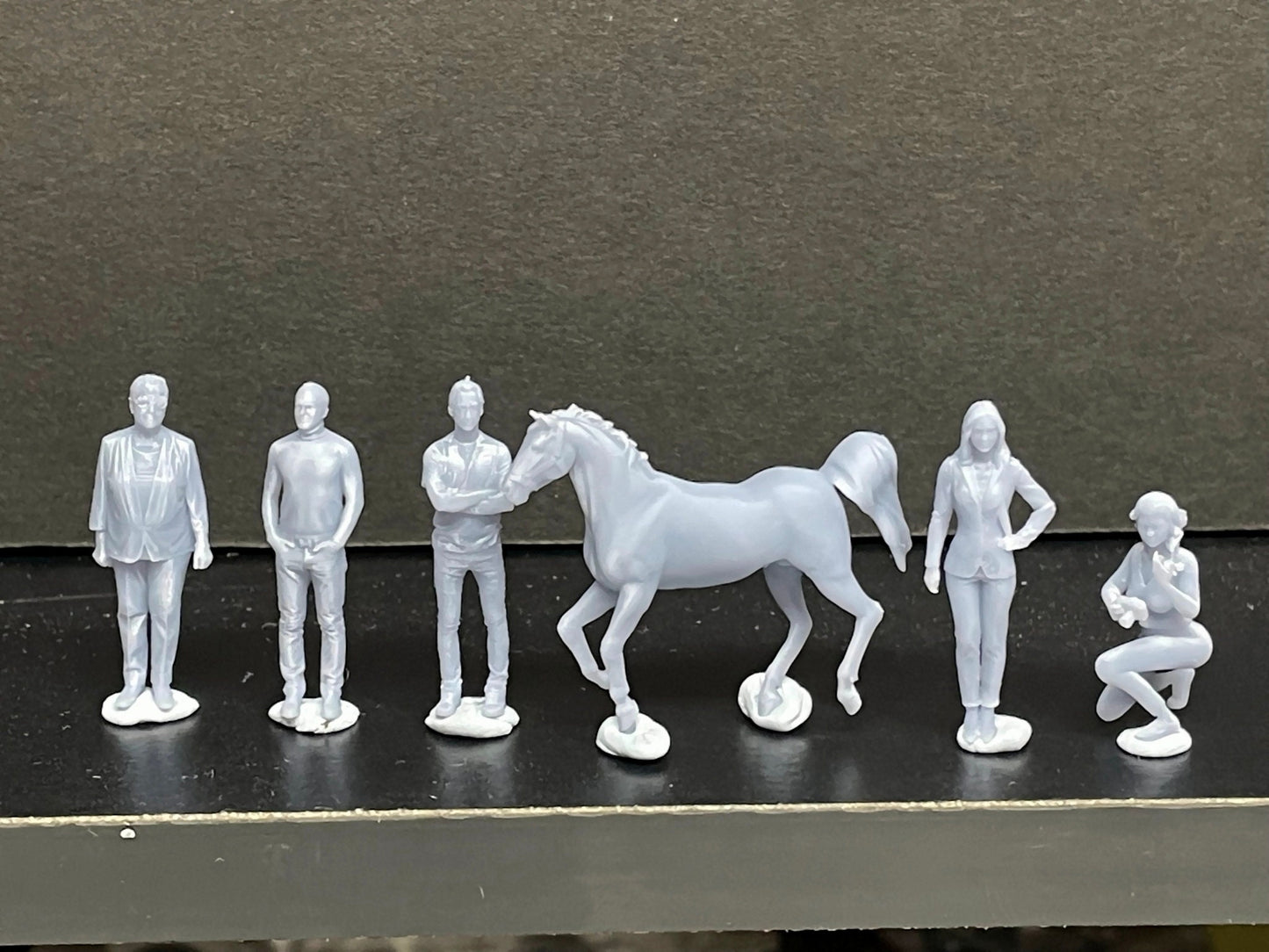 1:64 Miniature Human Figures - Resin / unpainted - great for Dioramas / Hot Wheels - Made in the USA GROUP 236 - Miniature Figures