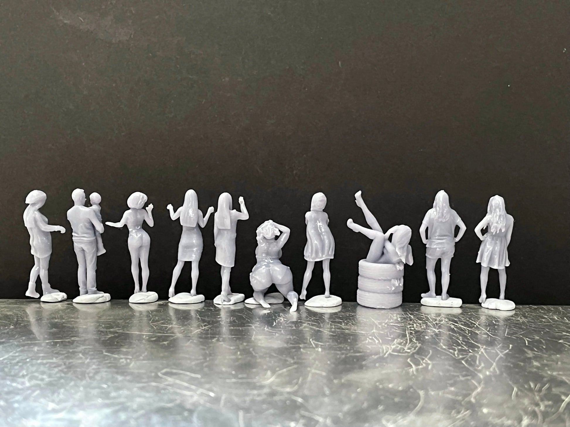 1:64 Miniature Human Figures - Resin / unpainted - great for Dioramas / Hot Wheels - Made in the USA GROUP 183 - Miniature Figures