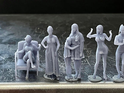 1:64 Miniature Human Figures - Resin / unpainted - great for Dioramas / Hot Wheels - Made in the USA GROUP 218 - Miniature Figures