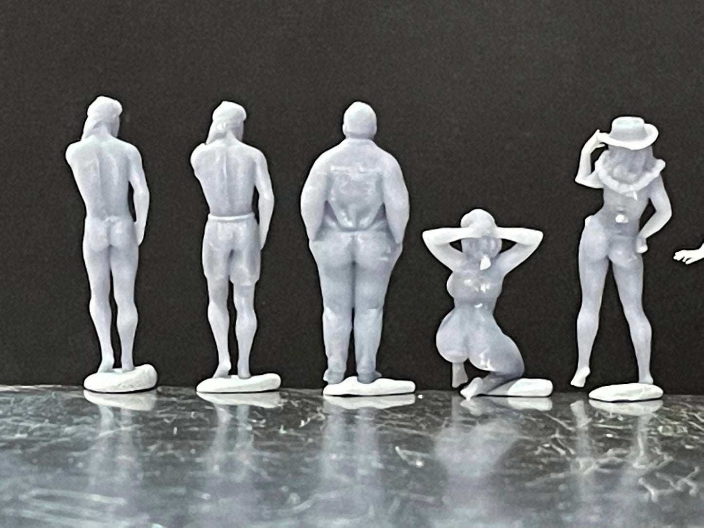 1:64 Miniature Human Figures - Resin / unpainted - great for Dioramas / Hot Wheels - Made in the USA GROUP 227 - Miniature Figures