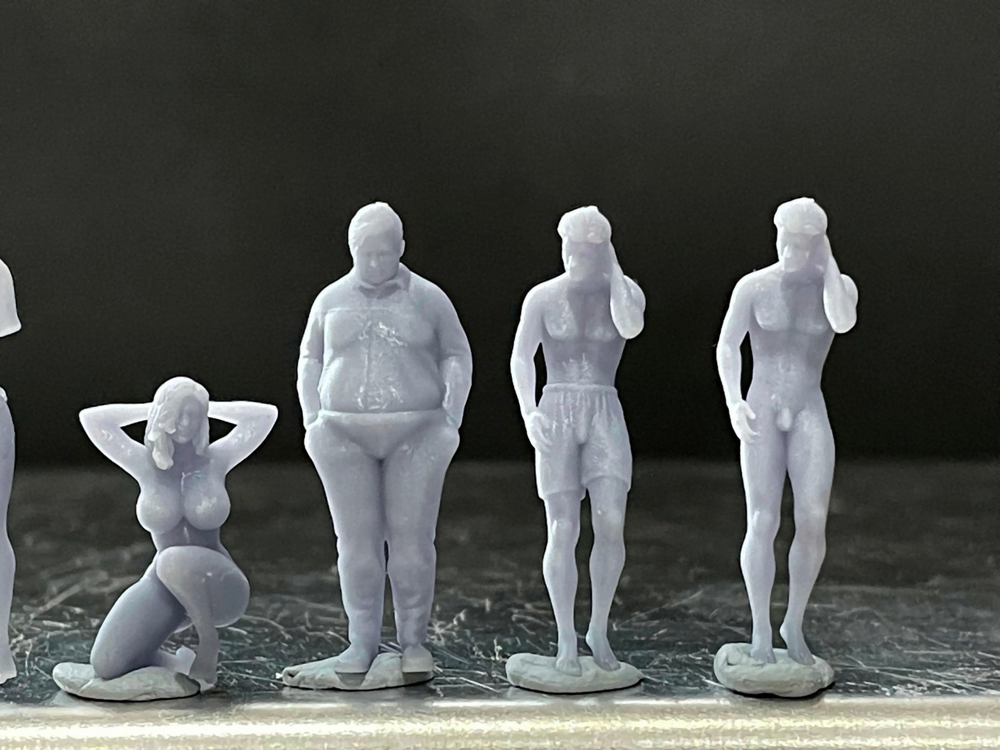 1:64 Miniature Human Figures - Resin / unpainted - great for Dioramas / Hot Wheels - Made in the USA GROUP 227 - Miniature Figures