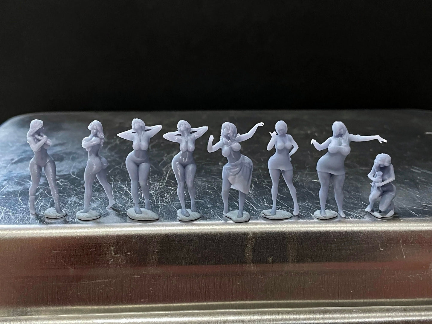 1:64 Miniature Human Figures - Resin / unpainted - great for Dioramas / Hot Wheels - Made in the USA GROUP 228 - Miniature Figures