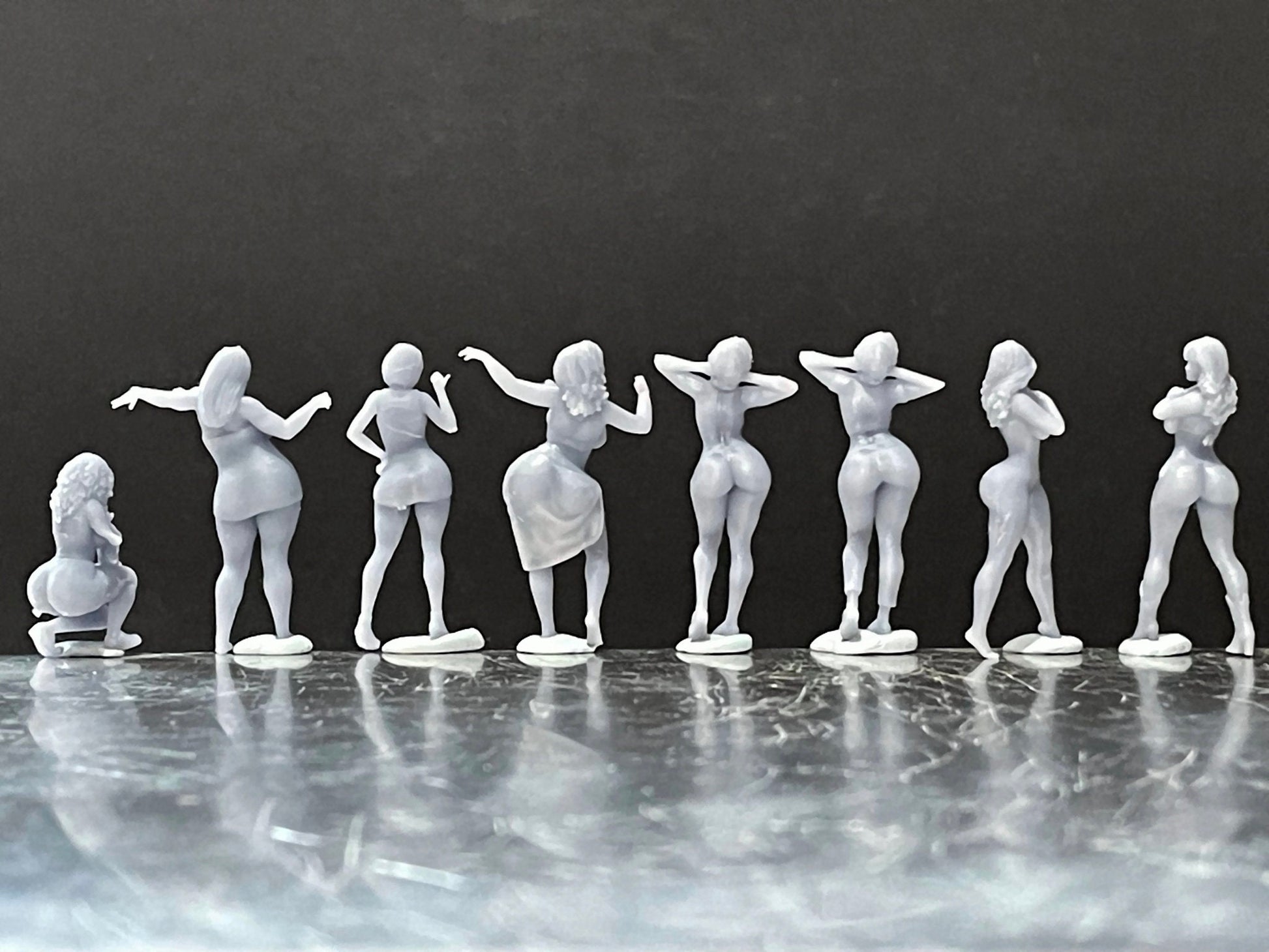 1:64 Miniature Human Figures - Resin / unpainted - great for Dioramas / Hot Wheels - Made in the USA GROUP 228 - Miniature Figures