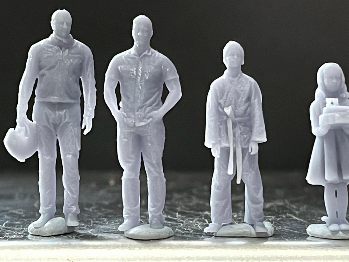 1:64 Miniature Human Figures - Resin / unpainted - great for Dioramas / Hot Wheels - Made in the USA GROUP 229 - Miniature Figures