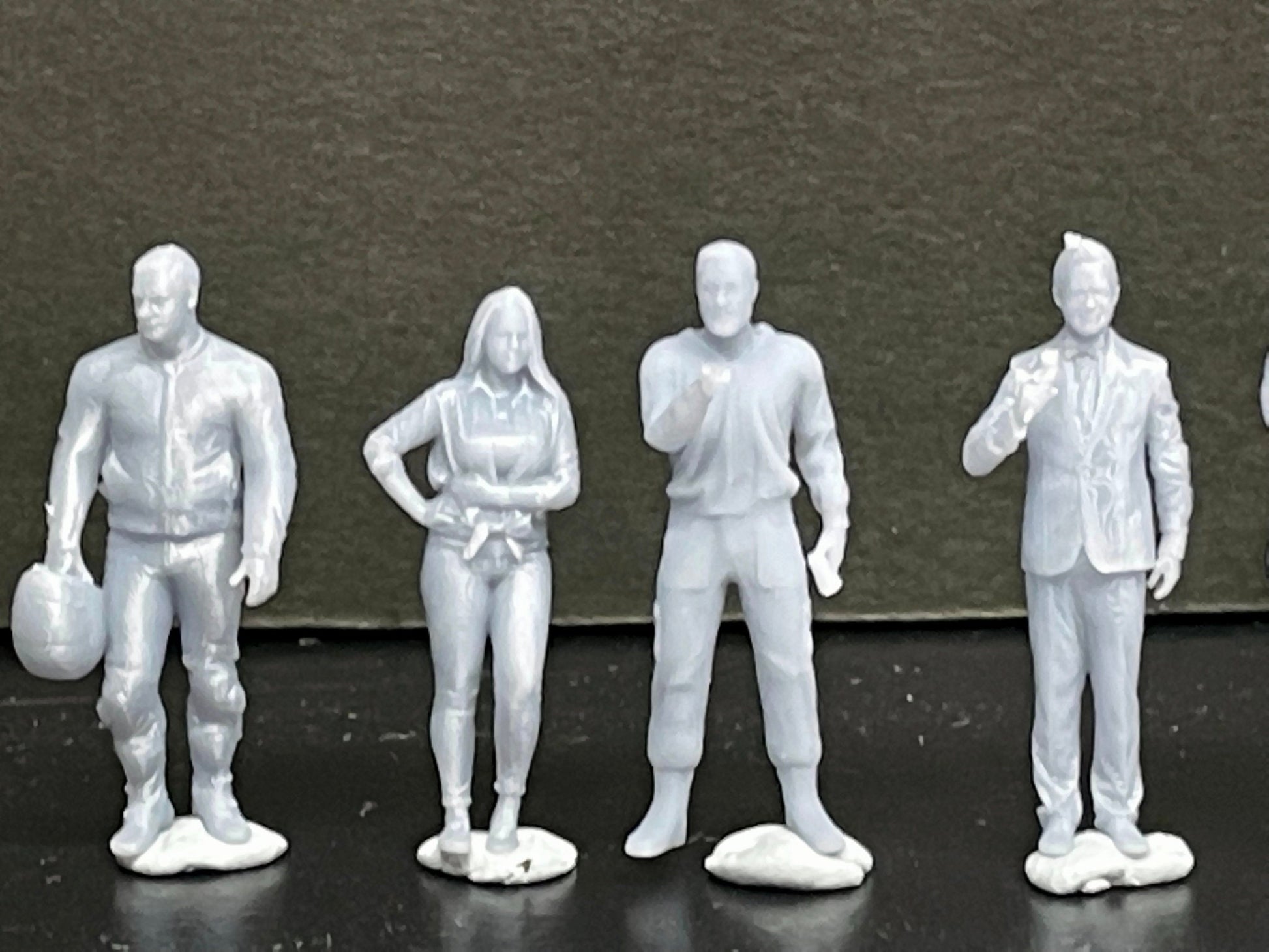 1:64 Miniature Human Figures - Resin / unpainted - great for Dioramas / Hot Wheels - Made in the USA GROUP 235 - Miniature Figures