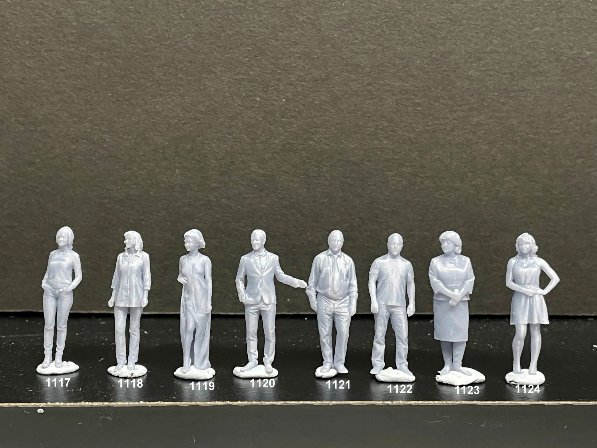 1:64 Miniature Human Figures - Resin / unpainted - great for Dioramas / Hot Wheels - Made in the USA GROUP 238 - Miniature Figures