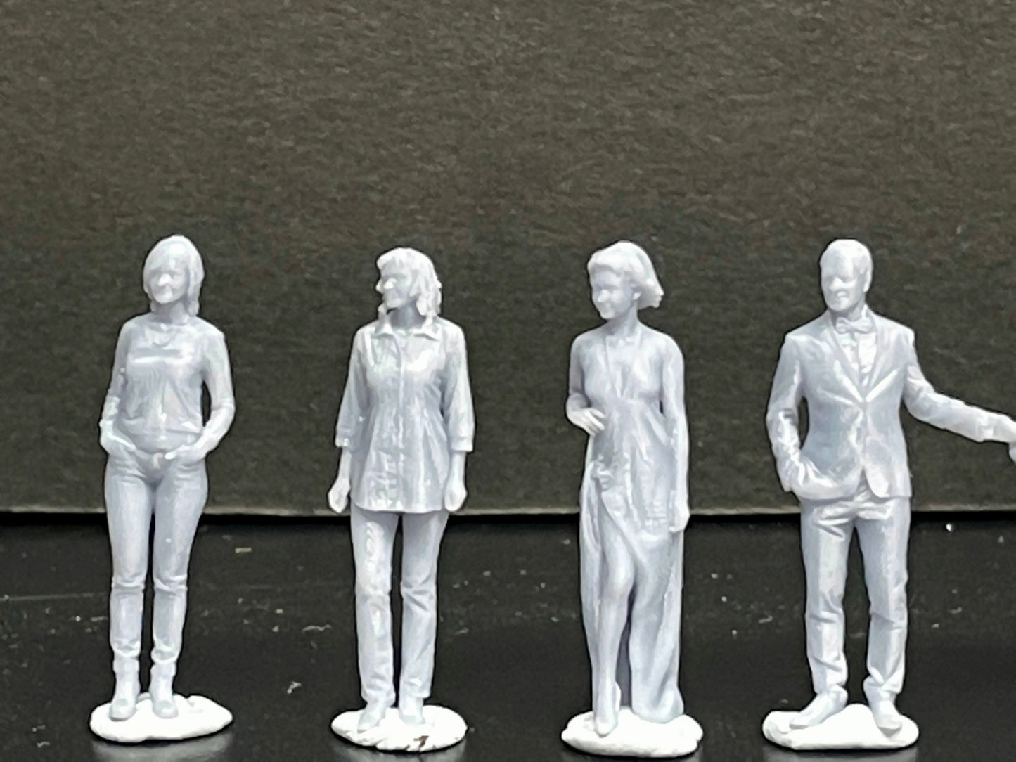 1:64 Miniature Human Figures - Resin / unpainted - great for Dioramas / Hot Wheels - Made in the USA GROUP 238 - Miniature Figures