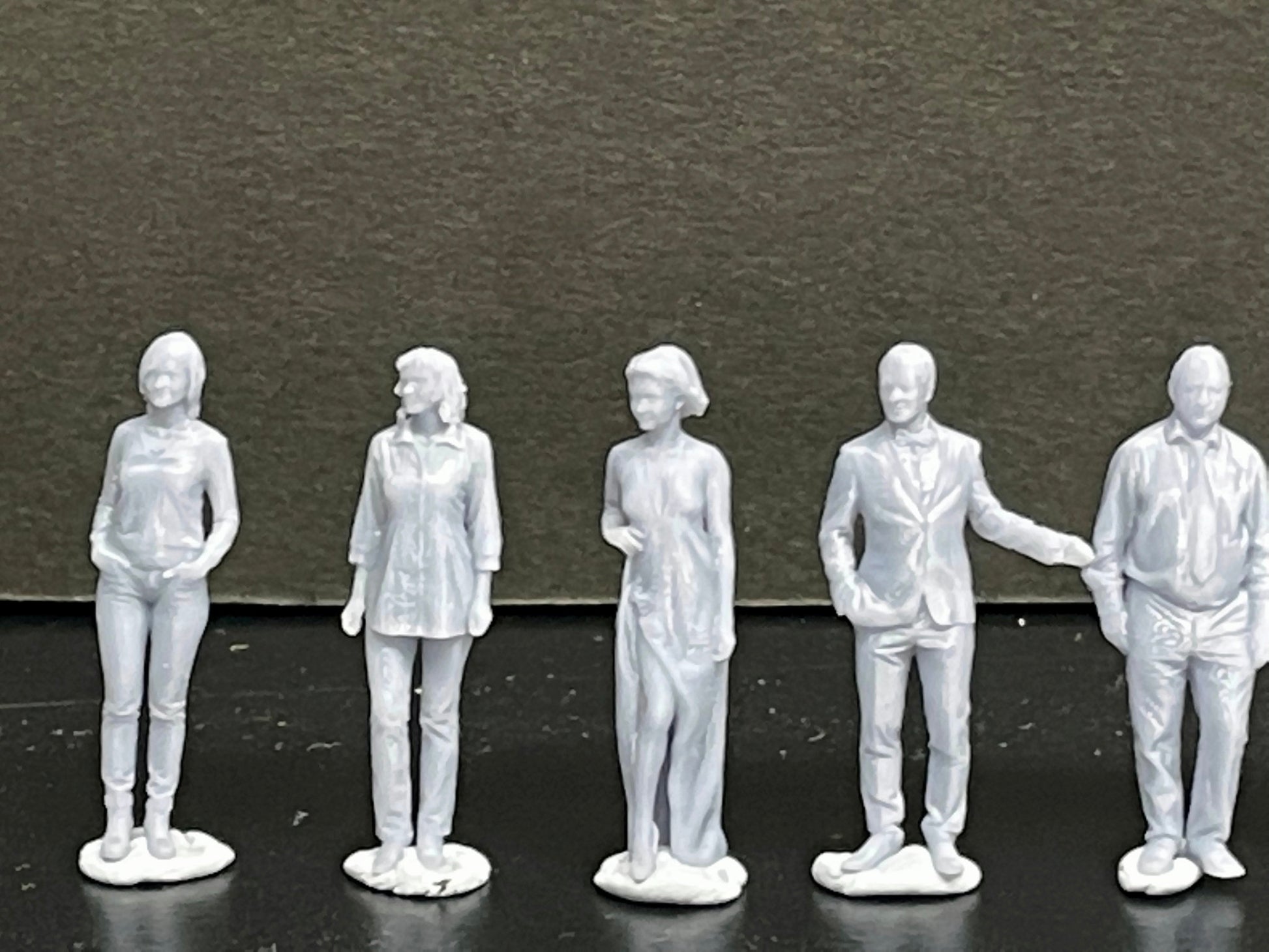 1:64 Miniature Human Figures - Resin / unpainted - great for Dioramas / Hot Wheels - Made in the USA GROUP 238 - Miniature Figures