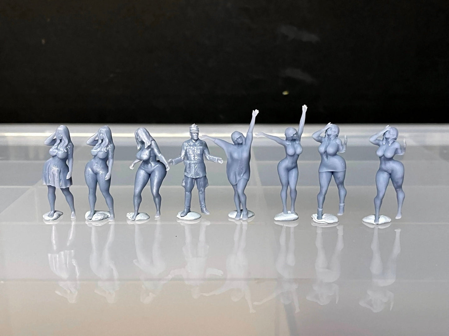 1:64 Miniature Human Figures - Resin / unpainted - great for Dioramas / Hot Wheels - Made in the USA GROUP 241 - Miniature Figures