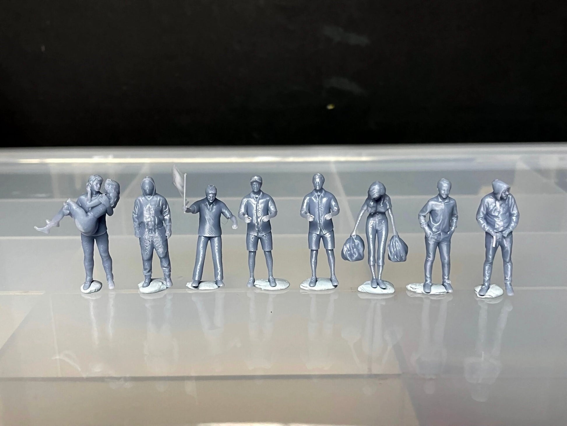 1:64 Miniature Human Figures - Resin / unpainted - great for Dioramas / Hot Wheels - Made in the USA GROUP 242 - Miniature Figures